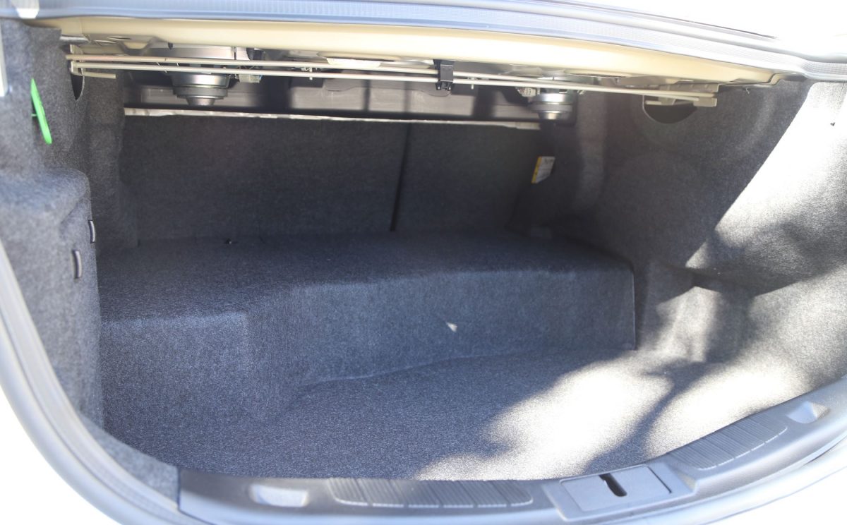 2017 Ford Fusion Hybrd trunk
