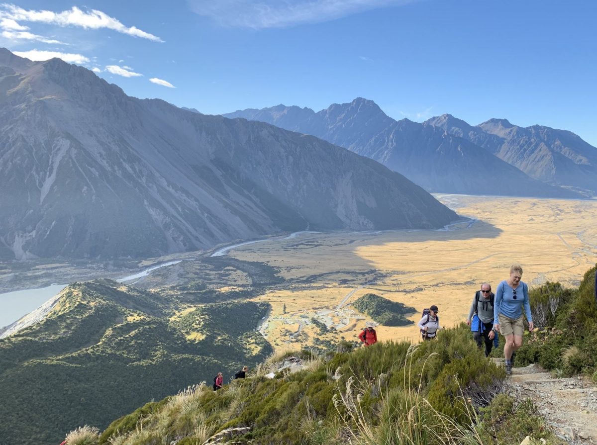 Hiking up to Sealy Tarns