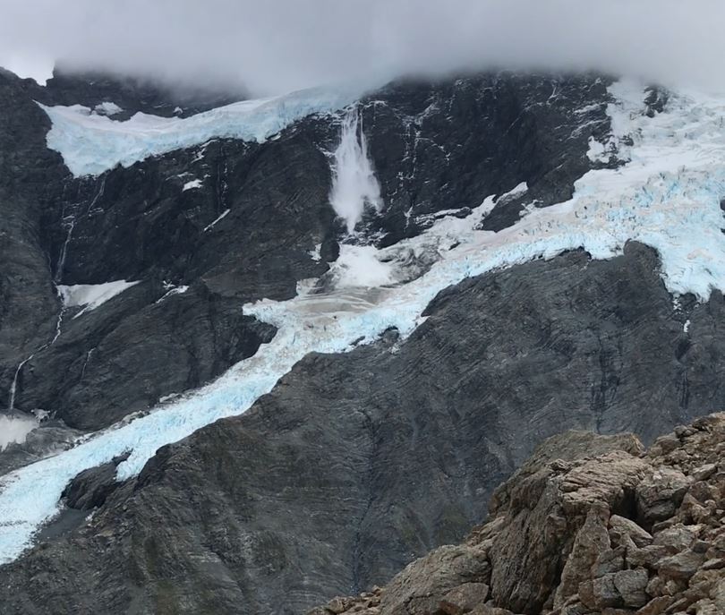 Avalanche from Sealy Tarns